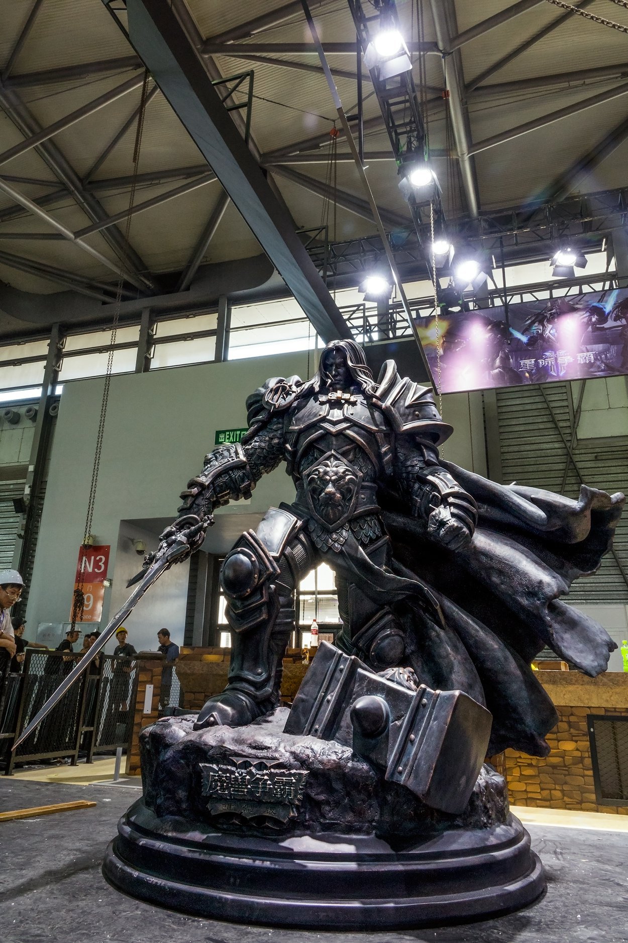 Estátua do Arthas na ChinaJoy 2019 - 01